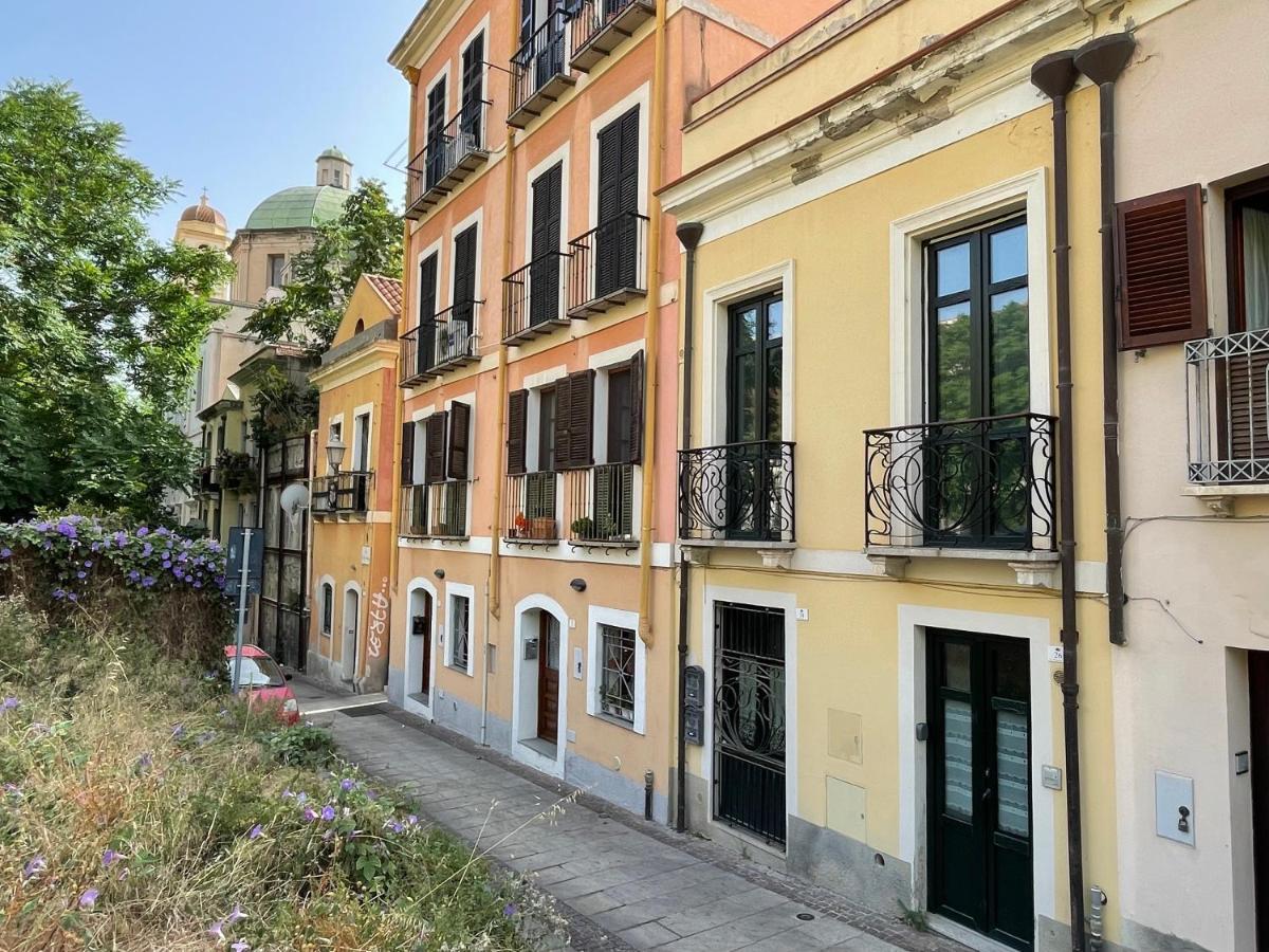 La Casa Gialla Cagliari Exterior photo
