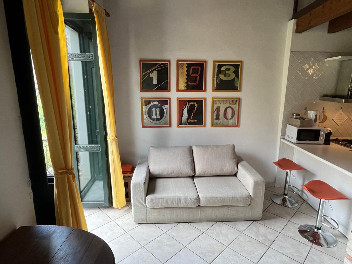 La Casa Gialla Cagliari Exterior photo