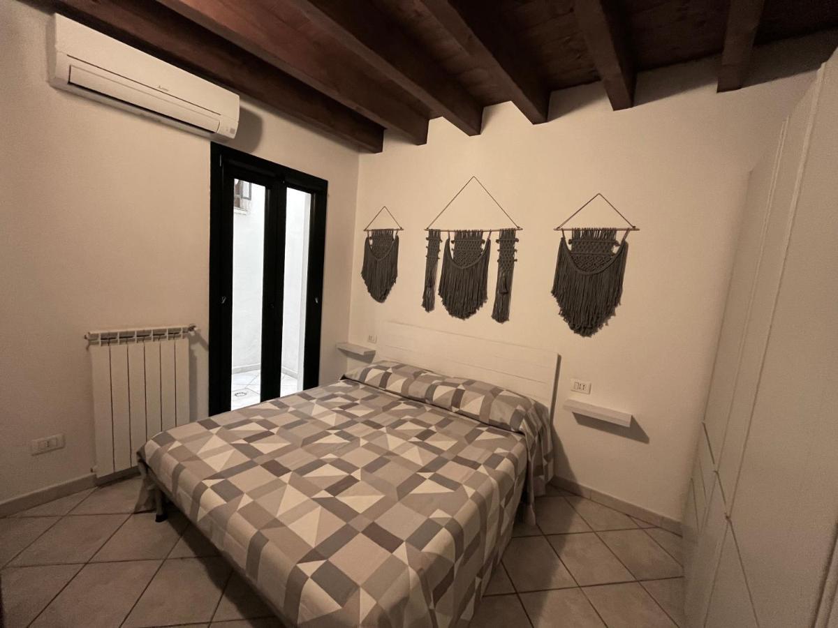 La Casa Gialla Cagliari Exterior photo