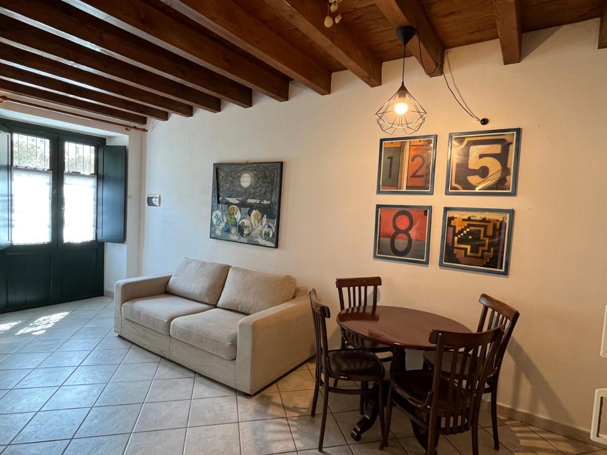 La Casa Gialla Cagliari Exterior photo